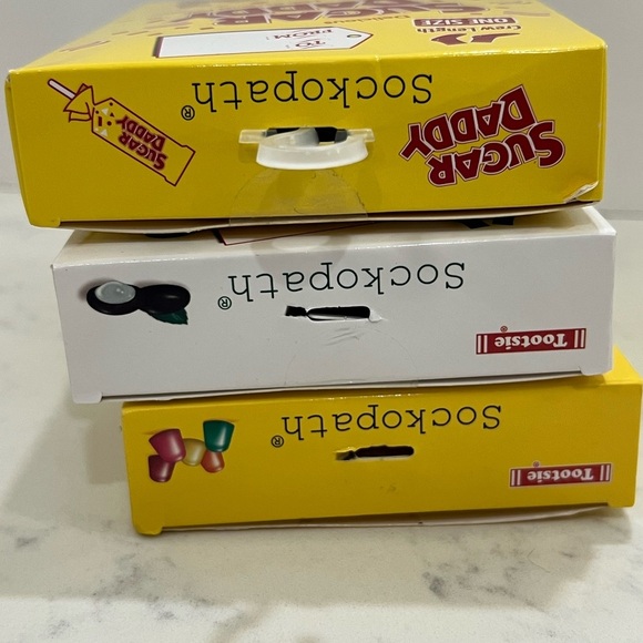 Colorful Retro Toy Set with Nostalgic Design. 3 pairs of socks! - Picture 8 of 9